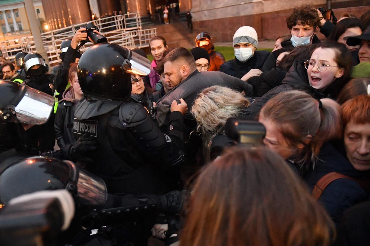 Detenciones en San Petersburgo en las protestas contra las movilizaciones de reservistas anunciadas por Putin