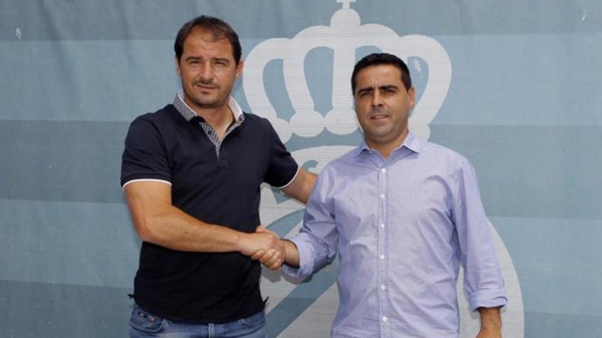 Jordi Larín estrecha la mano de David Gallego antes de la presentación