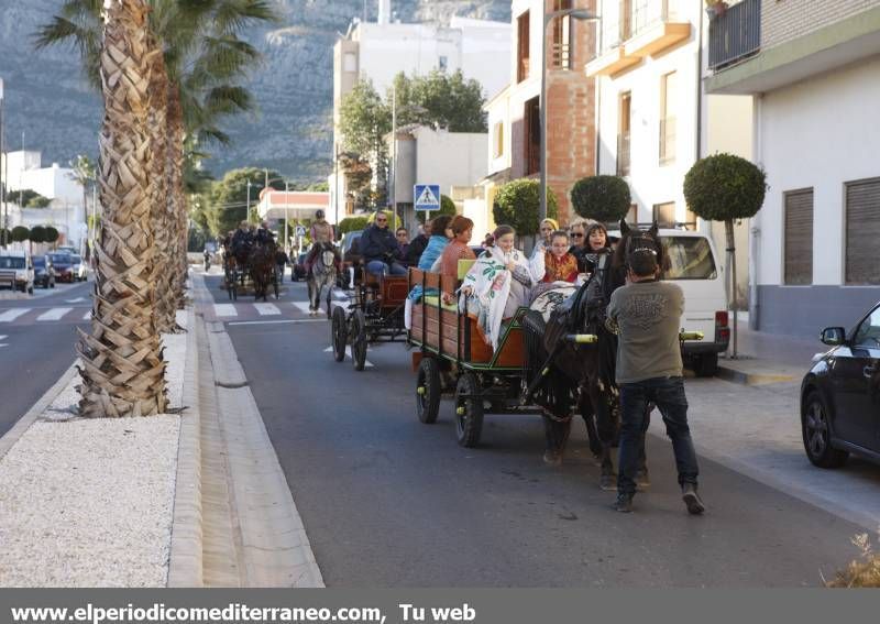 GALERÍA DE FOTOS -- Orpesa celebra Sant Antoni con carreras y bendición de animales