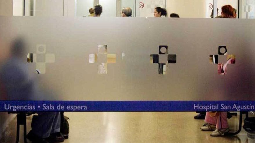 Pacientes en la sala de espera de Urgencias del Hospital Universitario San Agustín.