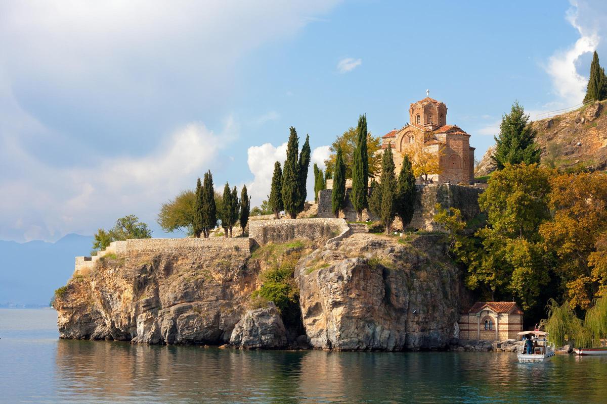 El lago Ohrid en Macedonia, Grecia