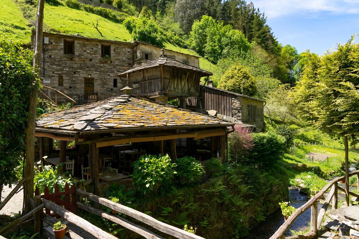 El pueblo abandonado de Os Teixois