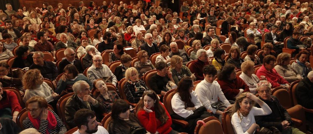 Público en el acto del 60.º de la Alianza Francesa celebrado en el Filarmónica el 3 de marzo.