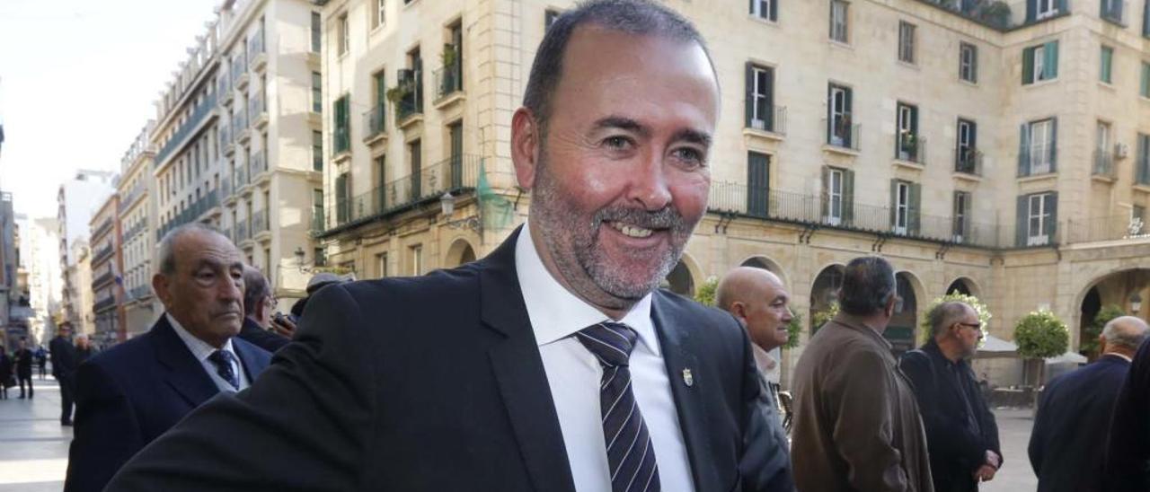 El candidato del PP, Juan José Berenguer, ha cerrado un pacto que le permitirá ocupar la Alcaldía.