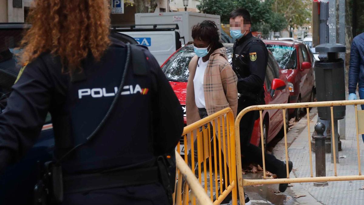 Detenida una mujer tras la caída de su novio desde un quinto piso y quedar en muerte cerebral