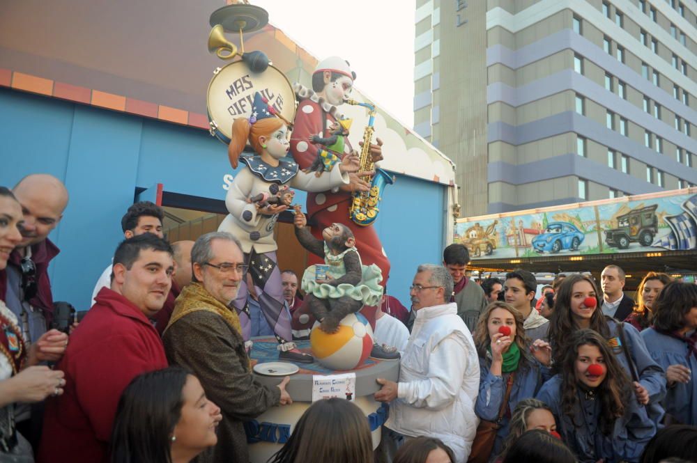 El Ninot Indultat también va a parar a las vitrinas de Almirante.