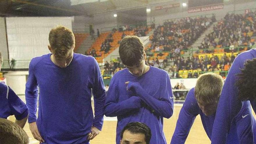 Gonzalo García de Vitoria, dando instrucciones. // Iñaki Osorio