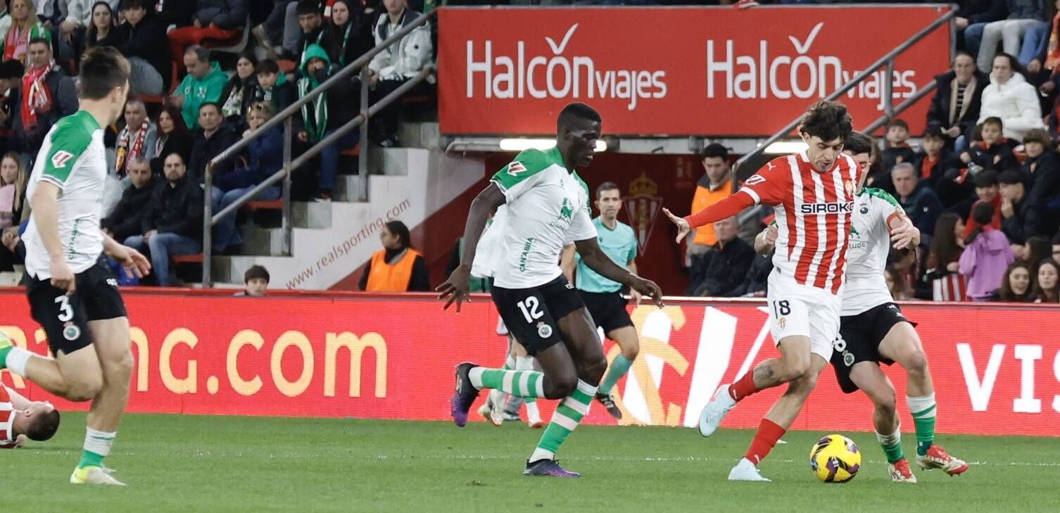 EN IMÁGENES: Ambientazo en el Sporting-Racing de Santander disputado en El Molinón