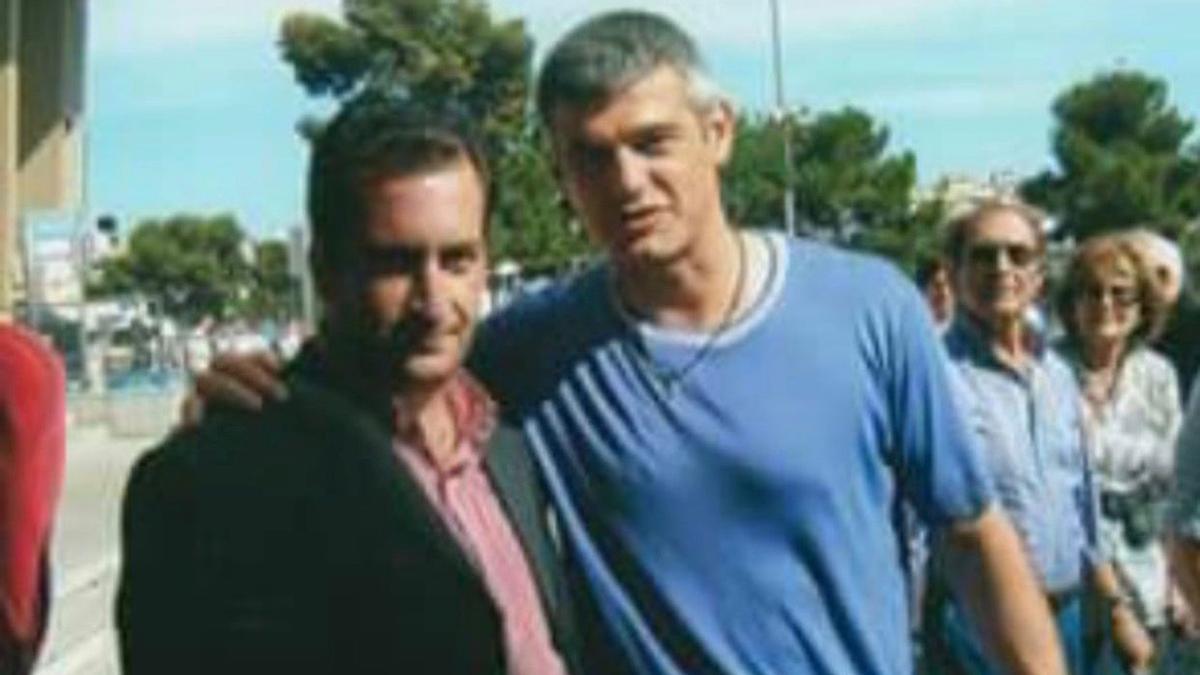 Isidro Navarro junto al asesor de Joan Laporta, Enric Masip