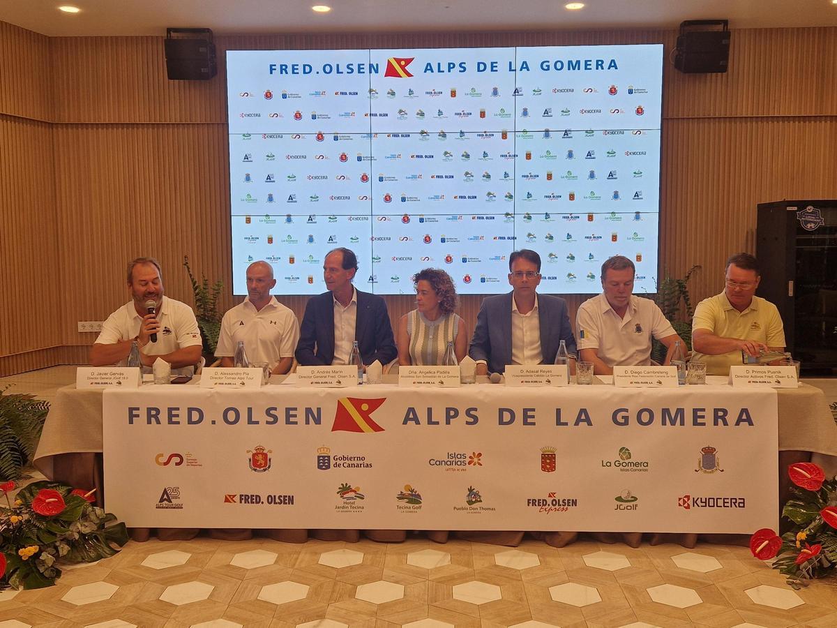 Un momento de la presentación del Fred. Olsen Alps de La Gomera.