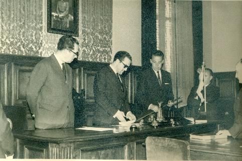 1964, 26 de juny. Pressa de possessió del nou alcalde Francesc Gener en substitució de Joan Claret