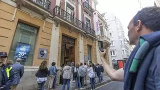 Un recorrido guiado inaugura el Eje Cultural San Fernando de Alicante