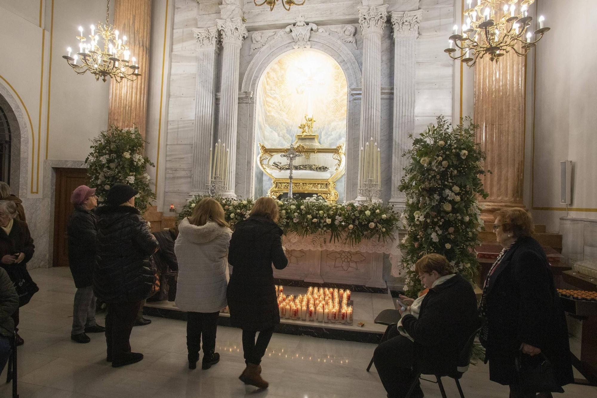 Benigànim honra a la beata inés