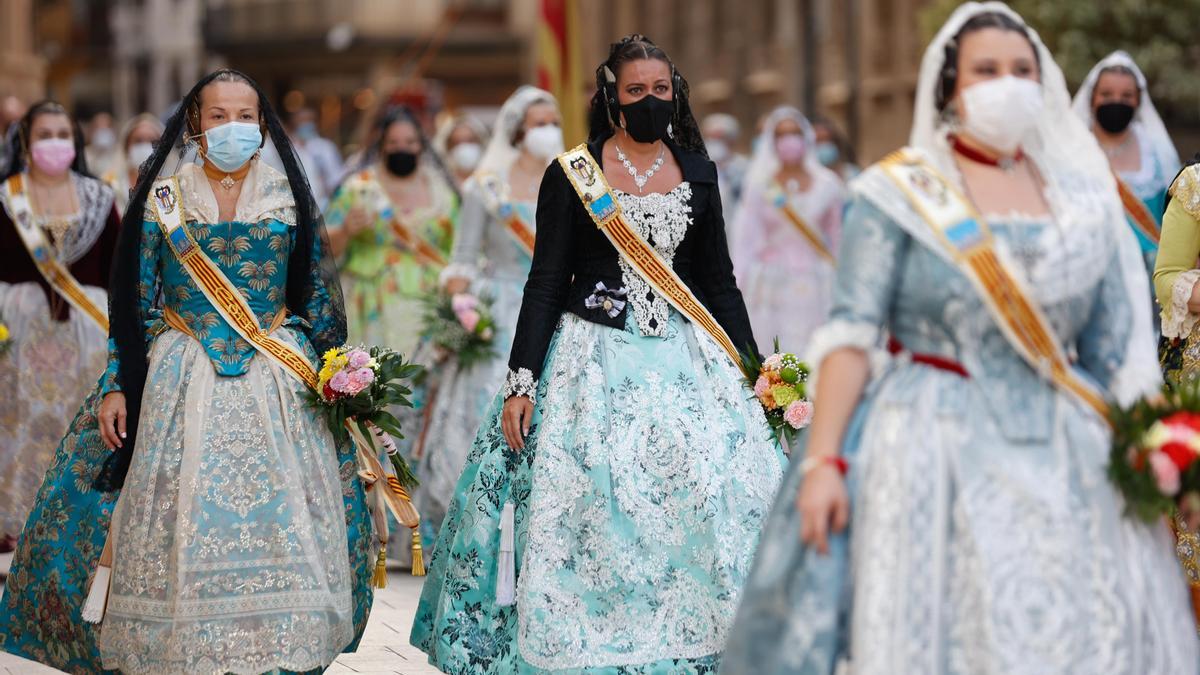 Búscate en el segundo día de Ofrenda por la calle Caballeros (entre las 18.00 y las 19.00 horas)