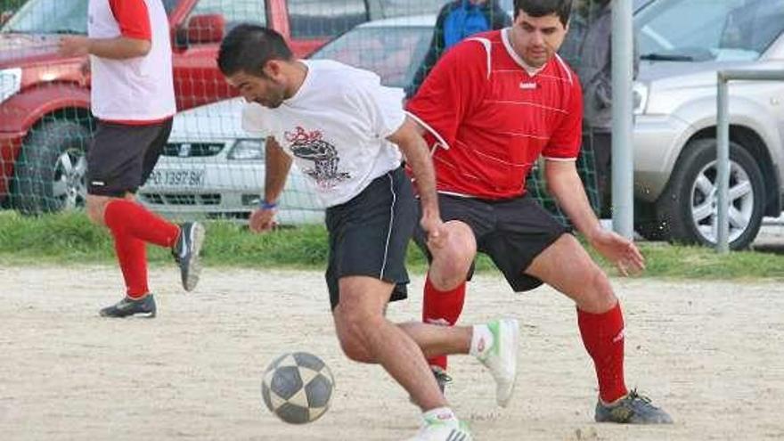 Una acción de un partido anterior del Keniata cangués. // Santos Álvarez