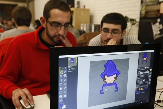 FOTOGALERÍA/ Han comenzado las 48 del Game Jam ODB 2016, una maratón de desarrollo de videojuegos