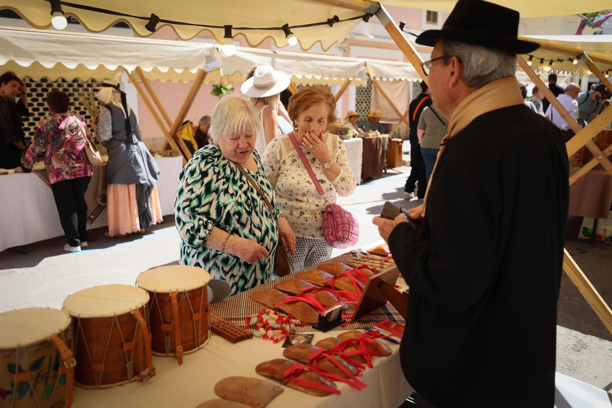 Compras de último día en la feria Eivissa Medieval