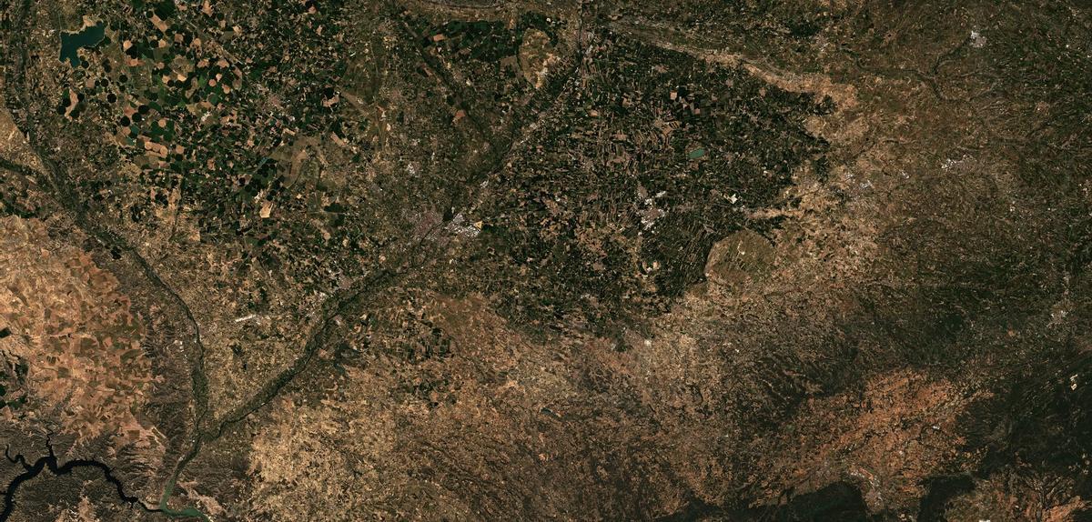 Lleida (Segrià) y las comarcas limítrofes, en una imagen de satélite de abril del 2024.