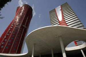 Les Torres Porta Fira porten la firma de Toyo Ito.