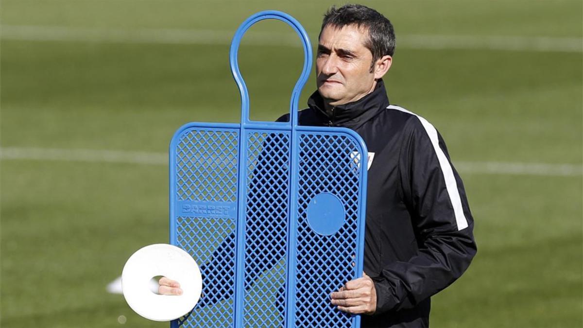 Ernesto Valverde, en un entrenamiento con el Athletic