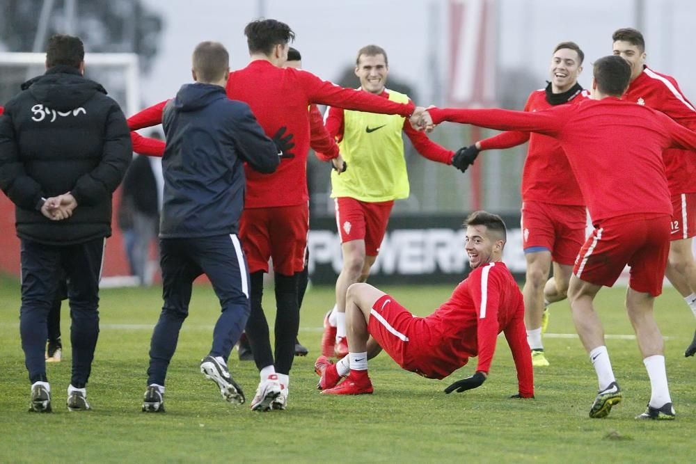 Jony vuelve a entrenar con el Sporting