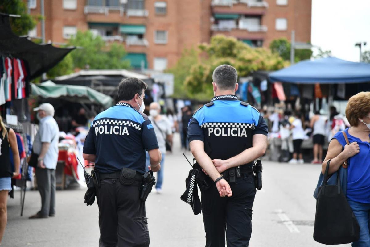 Desmantellen una festa il·legal amb 19 persones i un ‘botellon’ nocturn a Esplugues