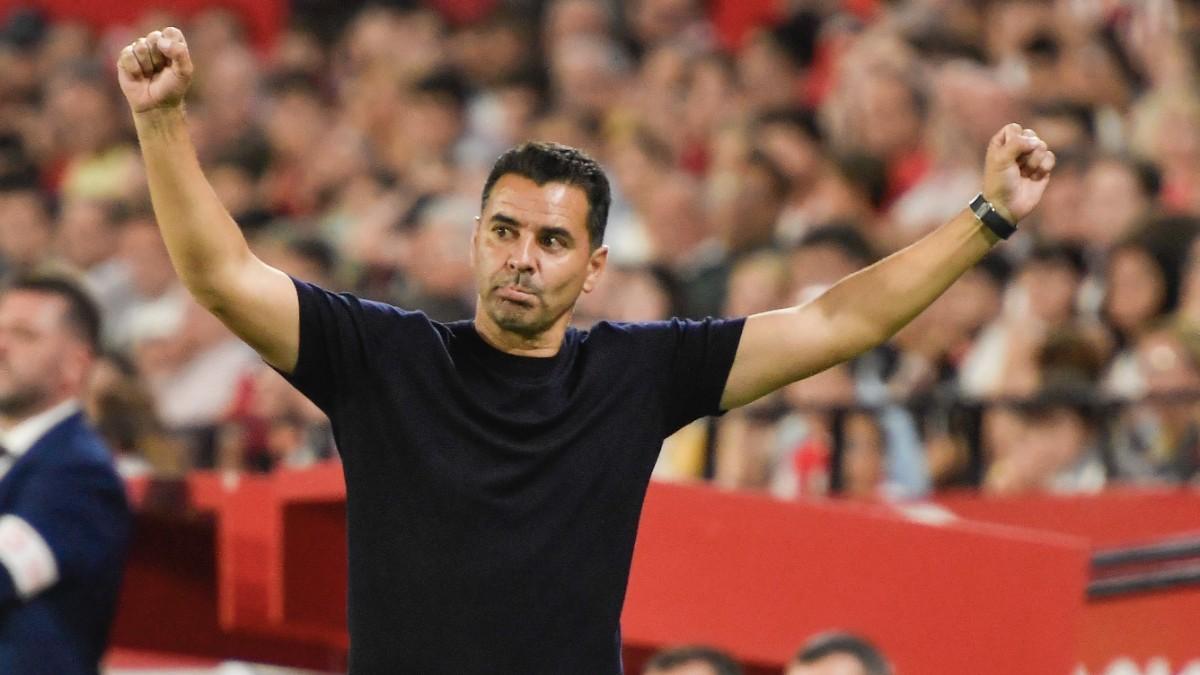 Míchel, entrenador del Girona, celebra el segundo gol ante el Sevilla