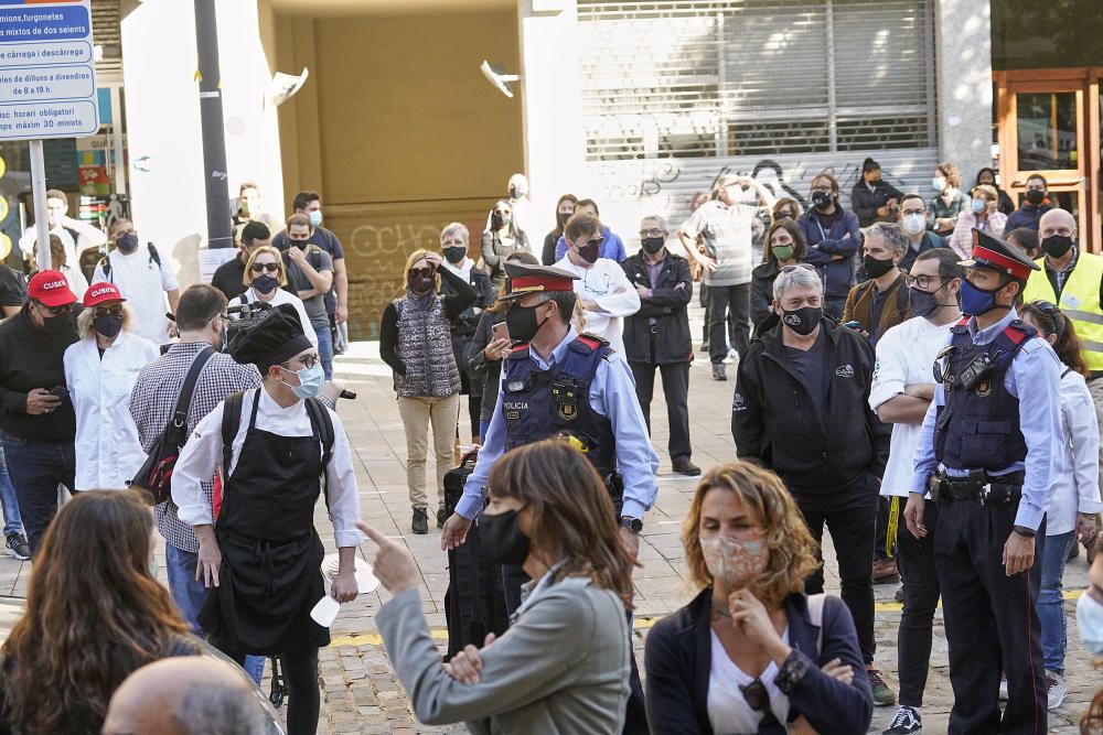 L''hostaleria i l''estètica gironines surten al carrer per protestar contra el tancament