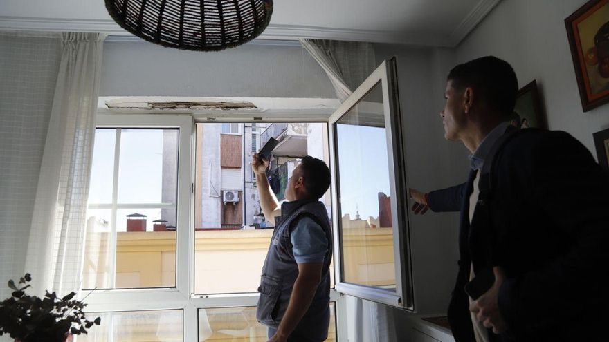 Las intensas lluvias de marzo dejan un reguero de desperfectos en viviendas y azoteas de Córdoba
