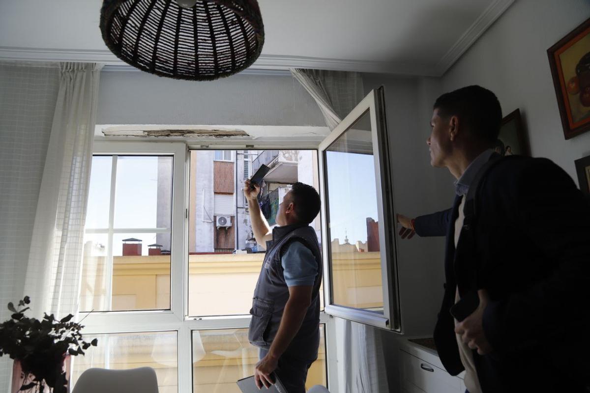 Las intensas lluvias de marzo dejan un reguero de desperfectos en viviendas y azoteas de Córdoba
