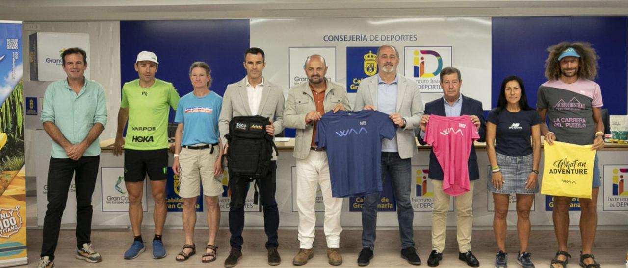 Fernando González, Franco Collé, Anita Lehmann, Luis Becerra, Carlos Álamo, Francisco Castellano, Francisco Perera, Sandra Moreno y Lucha Papi, ayer en la presentación.  | | LP