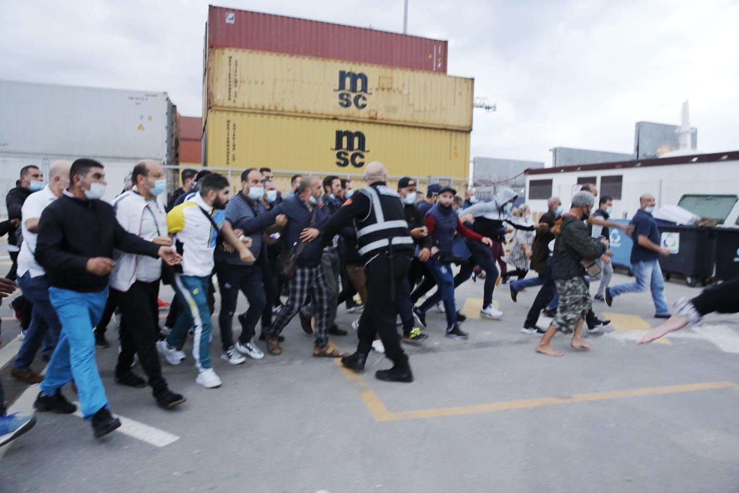 Las imágenes de los altercados en el Puerto de Alicante por el ferry a Orán