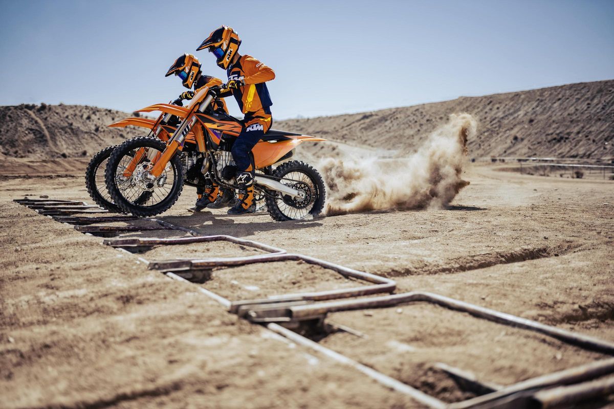 KTM revoluciona el motocross con su gama SX 2026