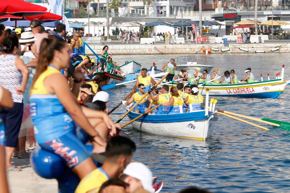 Miles de personas acudieron al Puerto para presenciar en directo esta cita que ya es un clásico del deporte estival en Málaga: la Regata de Jábegas Gran Premio Ciudad de Málaga