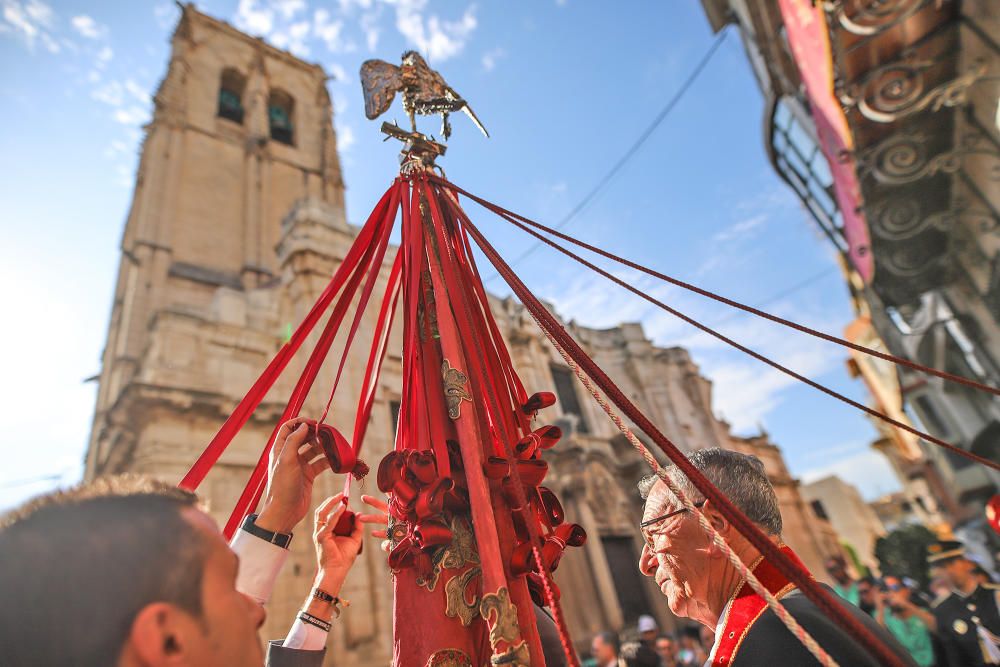 Exhibición de la Gloriosa Enseña del Oriol y primeras horas dela procesión cívica por las calles de Orihuela