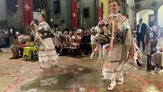 Las Àguiles de Pollença bailan en la procesión del Corpus