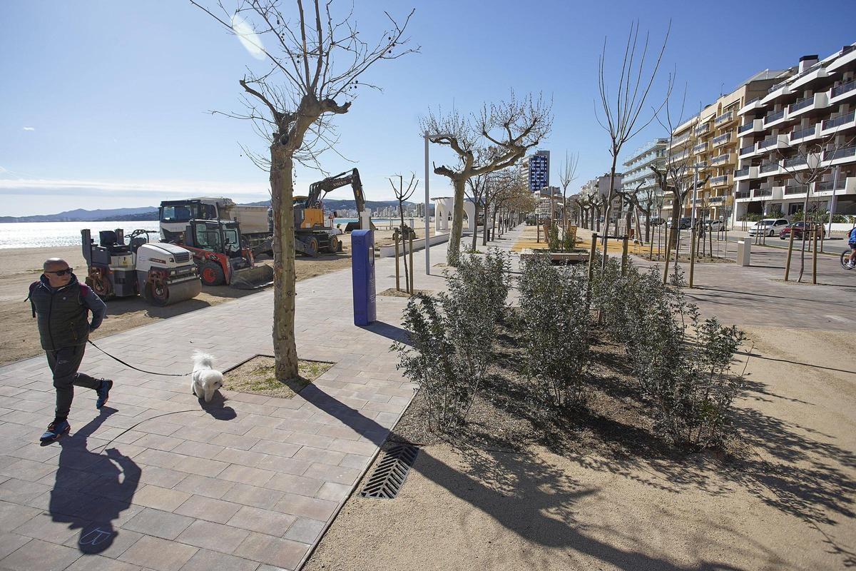 Palamós estrena el nou passeig del Mar: setze mesos d’obres i una inversió de 6,6 milions Palamós estrena el nou passeig del Mar: setze mesos d’obres i una inversió de 6,6 milions