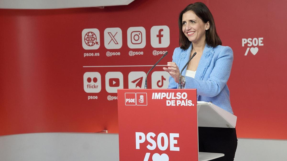 La nueva portavoz de PSOE, Esther Peña, en rueda de prensa.