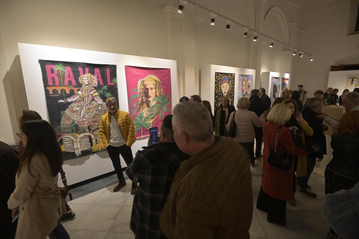 Inauguración en Elche de la exposición “Balconadas del tiempo: la Dama presente”