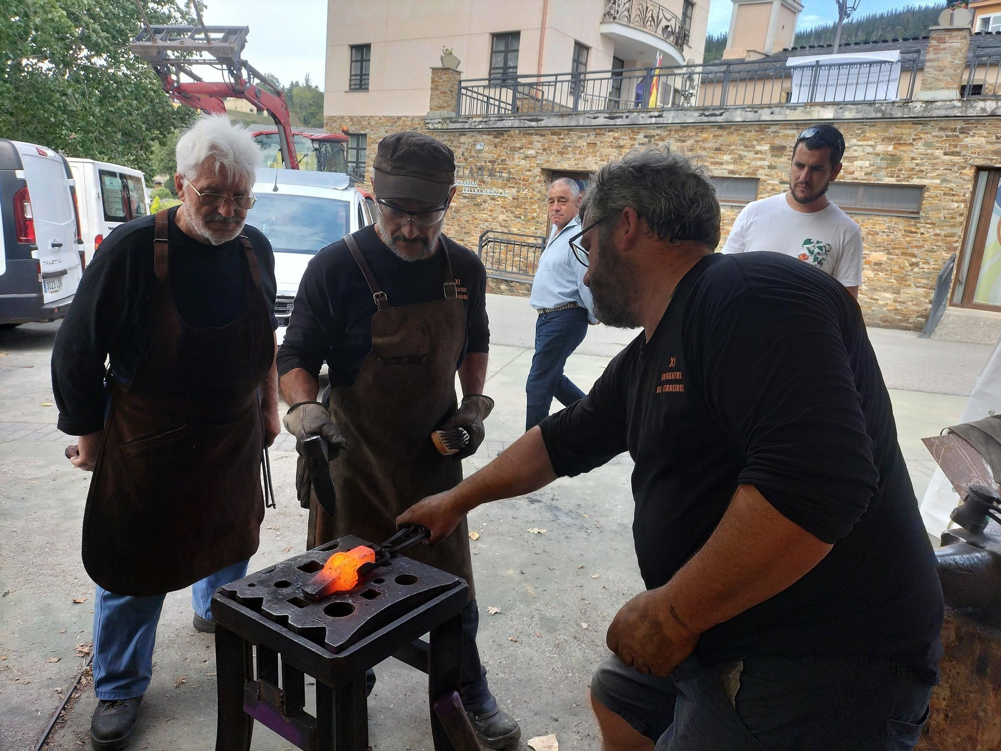 En imágenes: Santa Eulalia de Oscos encuentra a hilanderas y herreros