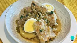 Merluza con guisantes y patatas: un guiso casero sencillo, económico y reconfortante