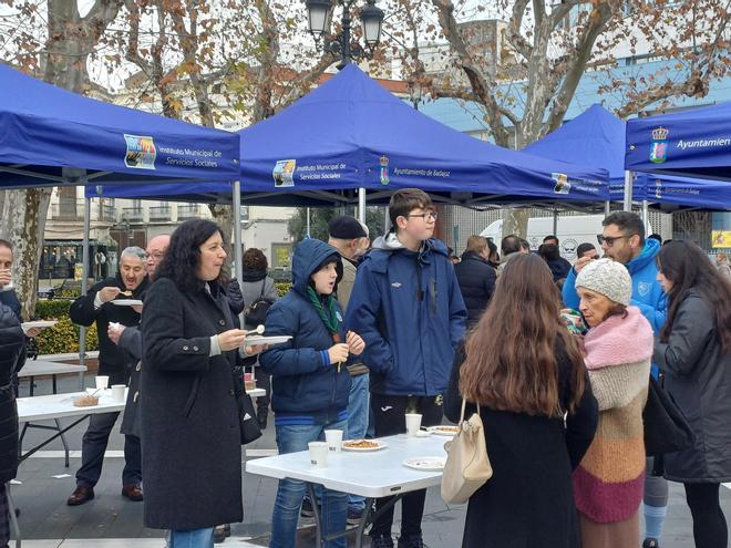 El Paseo de San Francisco de Badajoz acoge la XIII edición de las Migas Solidarias