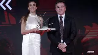La mallorquina Daniela García recibe su premio como mejor atleta sub-23 de la temporada