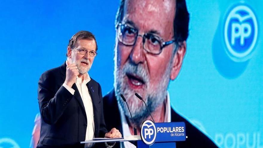 Rajoy amenaza con llevar el plurilingüismo a los tribunales