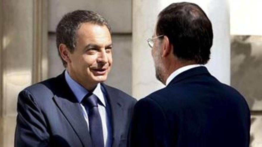 Zapatero recibe a Rajoy en La Moncloa