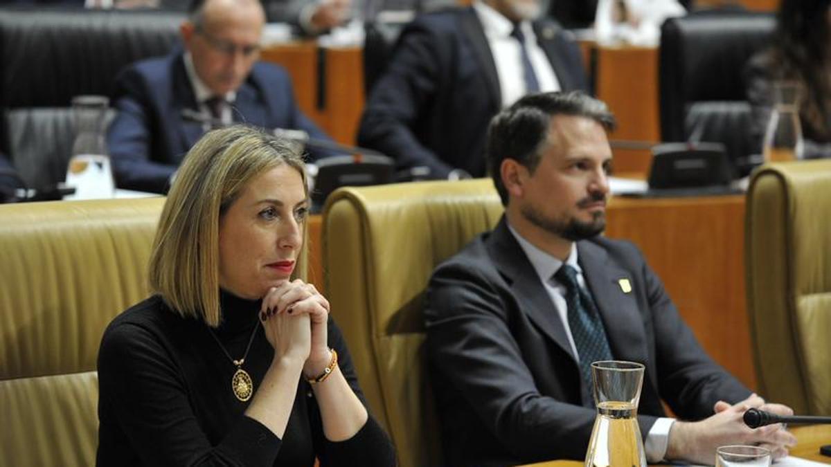 Extremadura encara una investidura incierta ante la amenaza de un bloqueo inédito