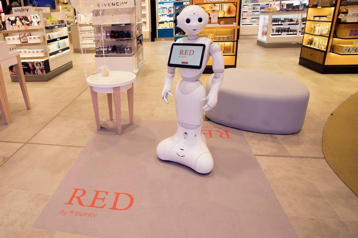 Un robot humanoide en la T4 de Madrid