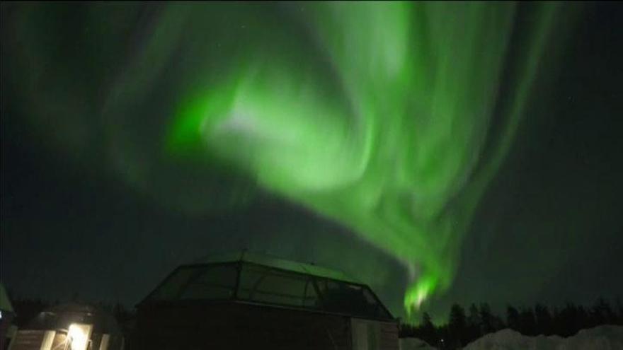 Espectacular aurora boreal en el cielo de Laponia