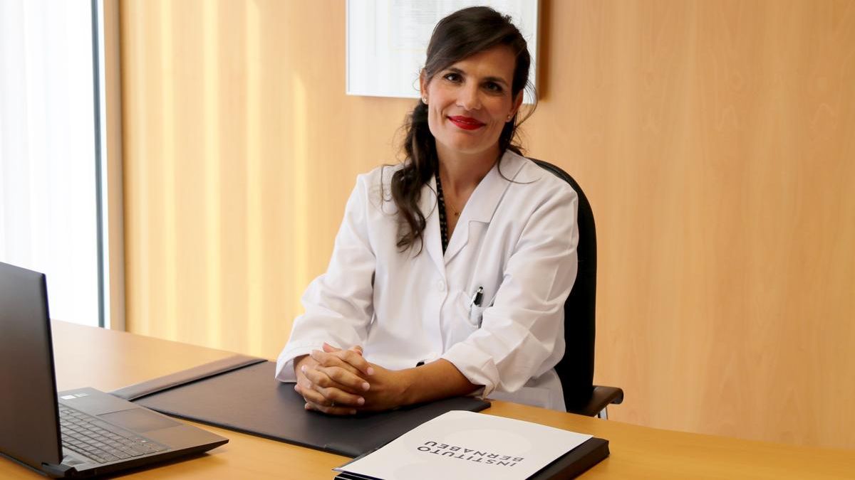 La doctora Andrea Bernabeu es la codirectora médica de Instituto Bernabeu.