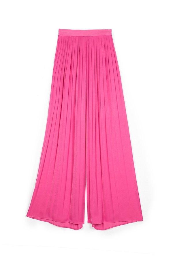 Pantalón plisado, de Stradivarius, 19,95 €.